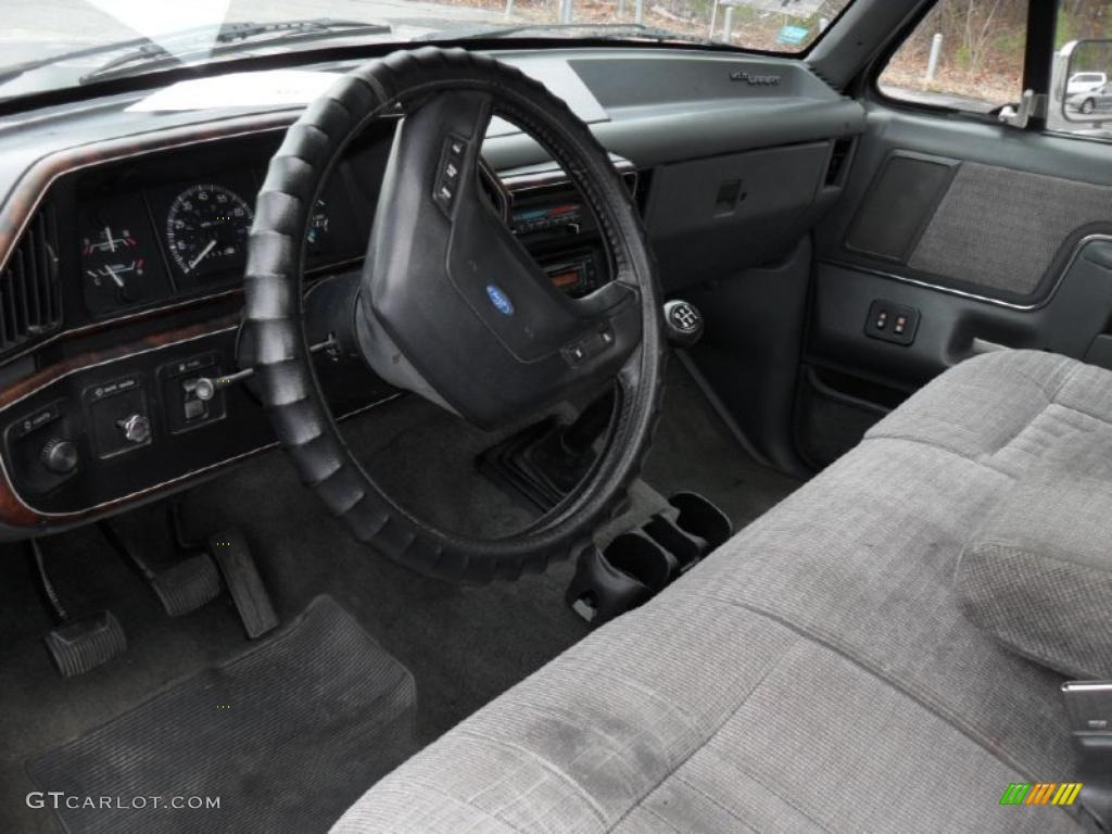 1990 Ford F150 XLT Lariat Regular Cab Front Seat Photo #44573845