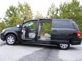 Brilliant Black Crystal Pearlcoat - Town & Country Touring Photo No. 14