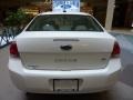White Suede - Focus SE Sedan Photo No. 3