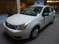 White Suede - Focus SE Sedan Photo No. 5