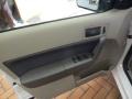 White Suede - Focus SE Sedan Photo No. 11