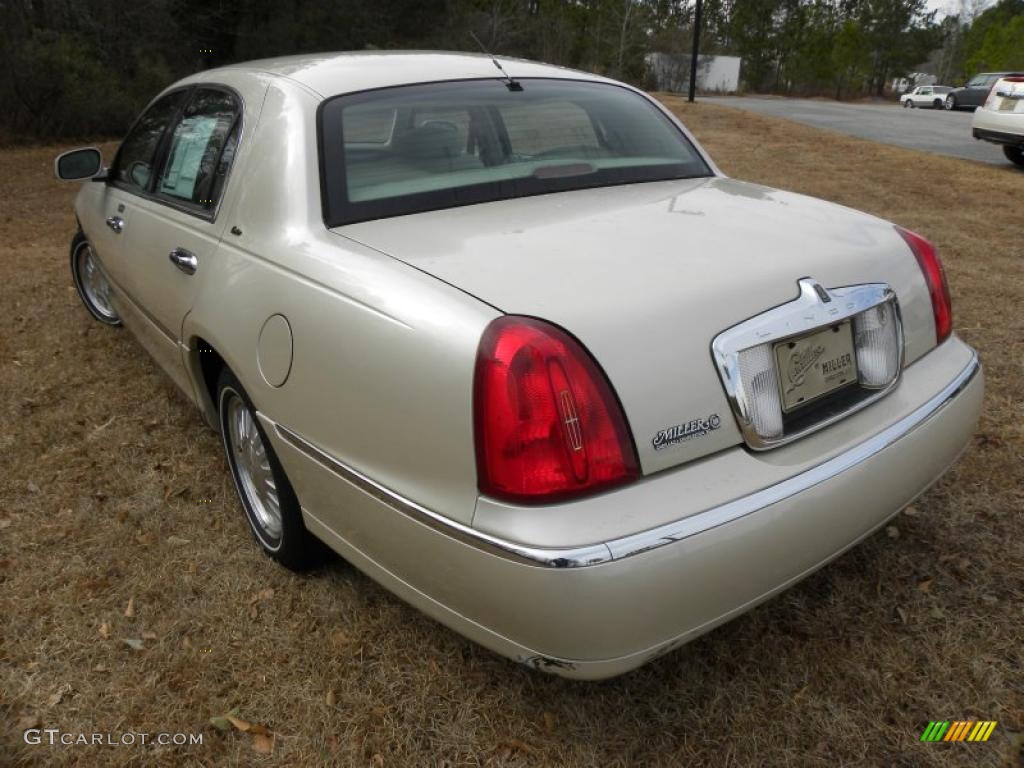 2000 Town Car Cartier - Ivory Parchment Pearl Tri Coat / Light Parchment photo #17