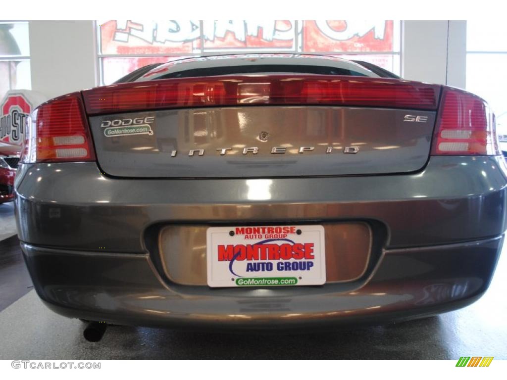 2004 Intrepid SE - Graphite Metallic / Dark Slate Gray photo #6