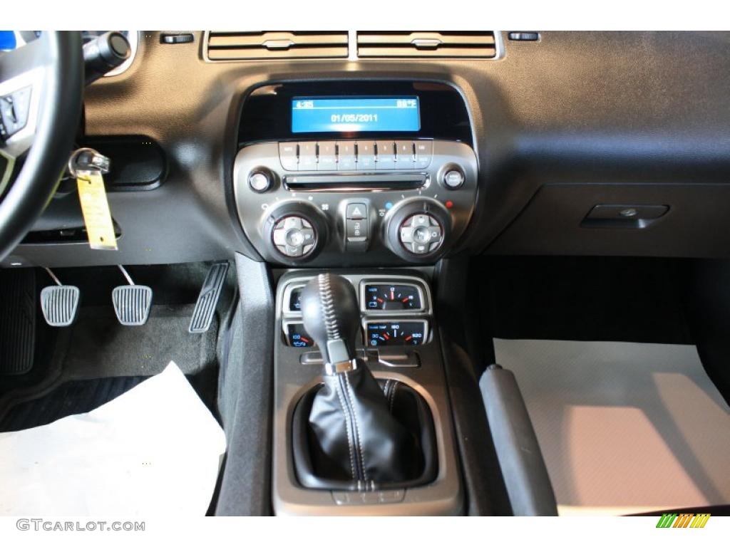 2010 Chevrolet Camaro SS Coupe Controls Photo #44580637