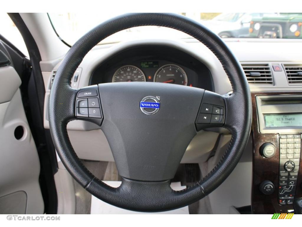 2005 Volvo V50 2.4i Steering Wheel Photos