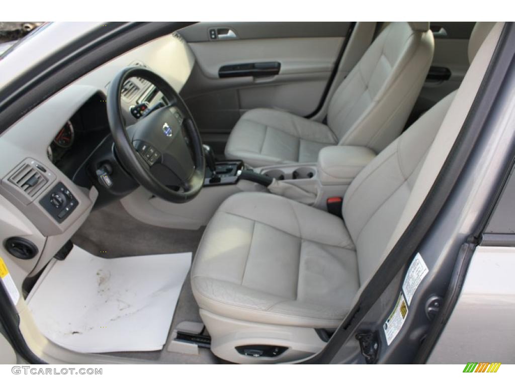 Dark Beige/Quartz Interior 2005 Volvo V50 2.4i Photo #44581705