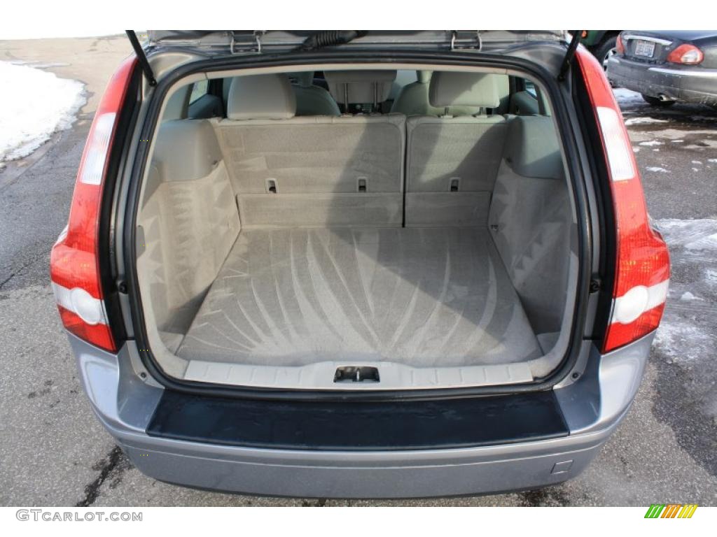 2005 Volvo V50 2.4i Trunk Photo #44581749