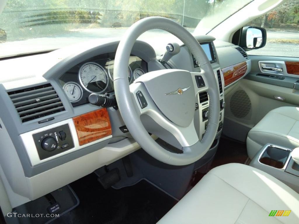 2009 Chrysler Town & Country Touring Medium Slate Gray/Light Shale Dashboard Photo #44584425