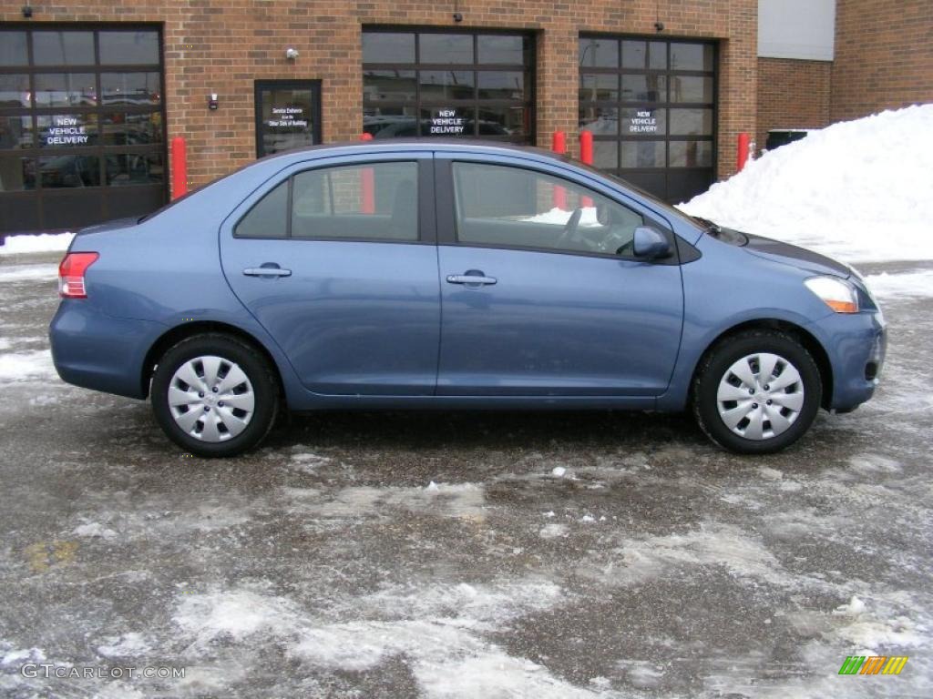 2010 Yaris Sedan - Pacific Blue Metallic / Bisque photo #2