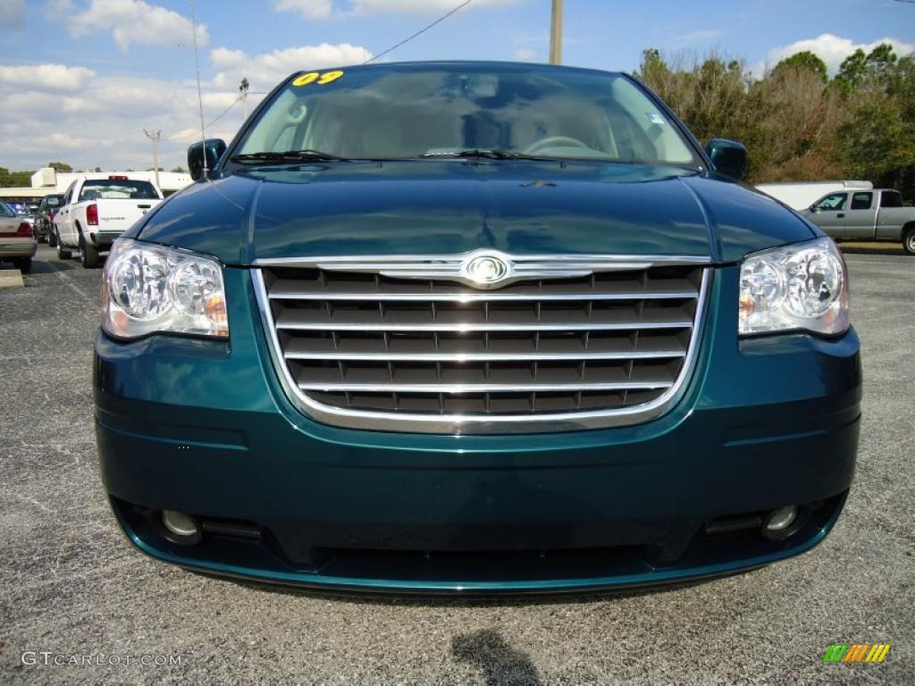 Melbourne Green Pearl 2009 Chrysler Town & Country Touring Exterior Photo #44584657