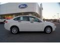White Suede - Focus SE Sedan Photo No. 2