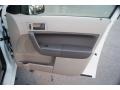 White Suede - Focus SE Sedan Photo No. 15