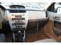 White Suede - Focus SE Sedan Photo No. 30