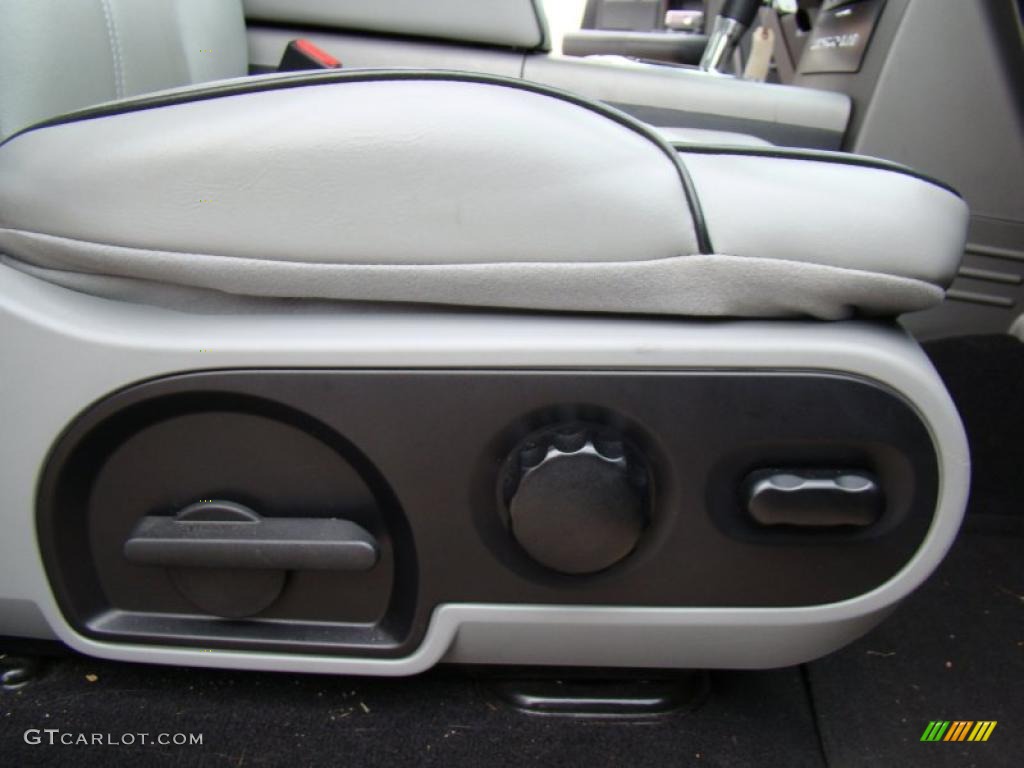 2006 Lincoln Mark LT SuperCrew 4x4 Controls Photo #44596005