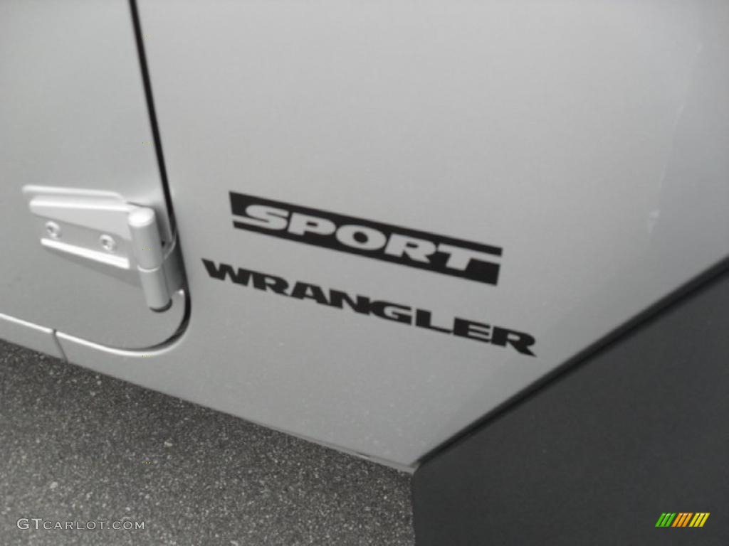 2011 Wrangler Sport 4x4 - Bright Silver Metallic / Black photo #20