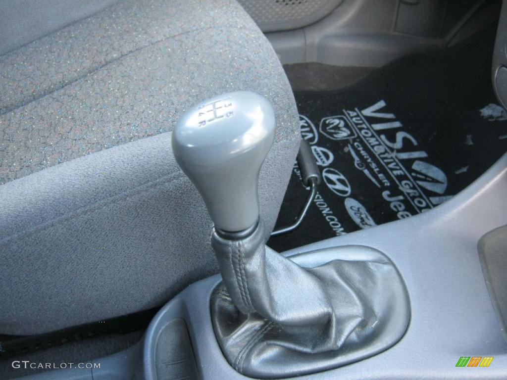 2001 Hyundai Accent GL Sedan 5 Speed Manual Transmission Photo #44599177