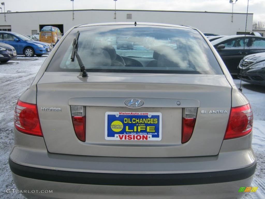 2006 Elantra GLS Hatchback - Champagne Beige / Beige photo #15