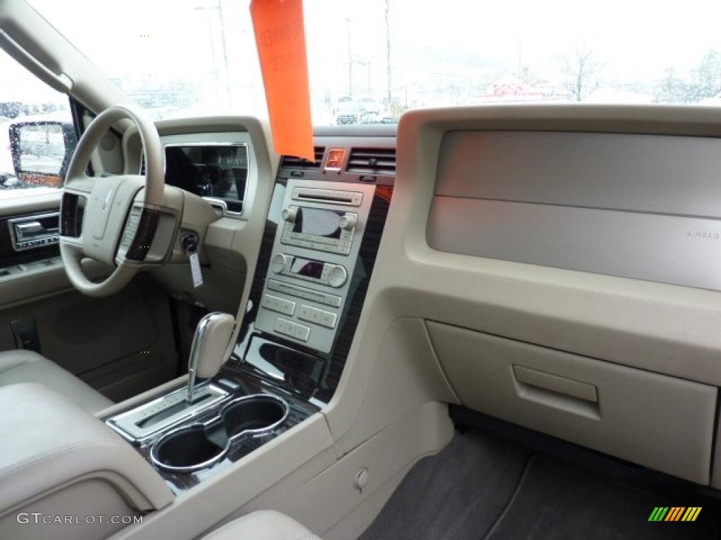 2010 Lincoln Navigator 4x4 Stone Dashboard Photo #44613550