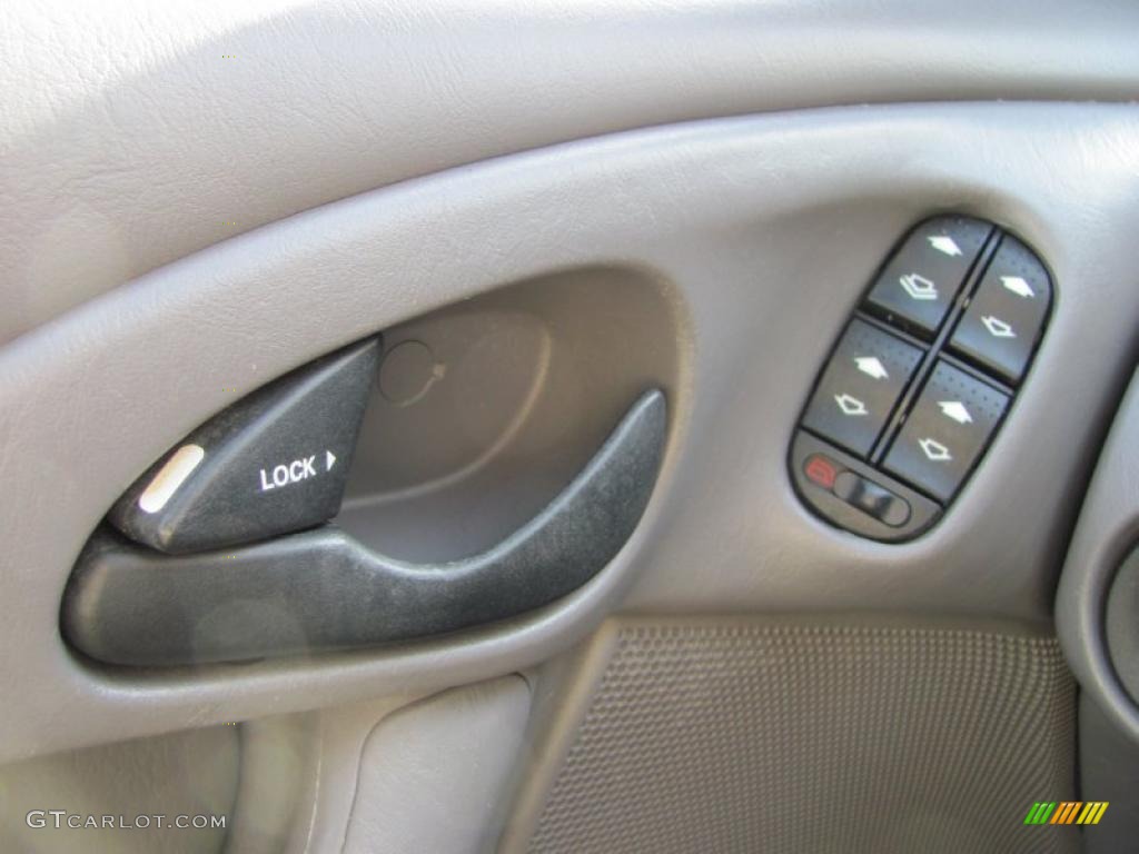 2003 Focus SE Sedan - Twilight Blue Metallic / Medium Graphite photo #9