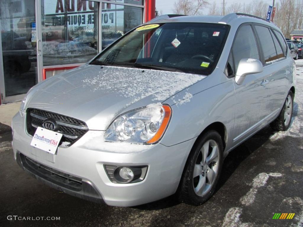 Fine Silver Kia Rondo