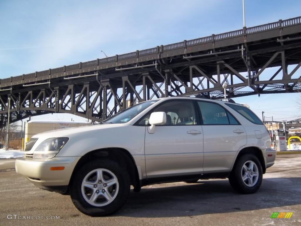 Golden White Pearl Lexus RX