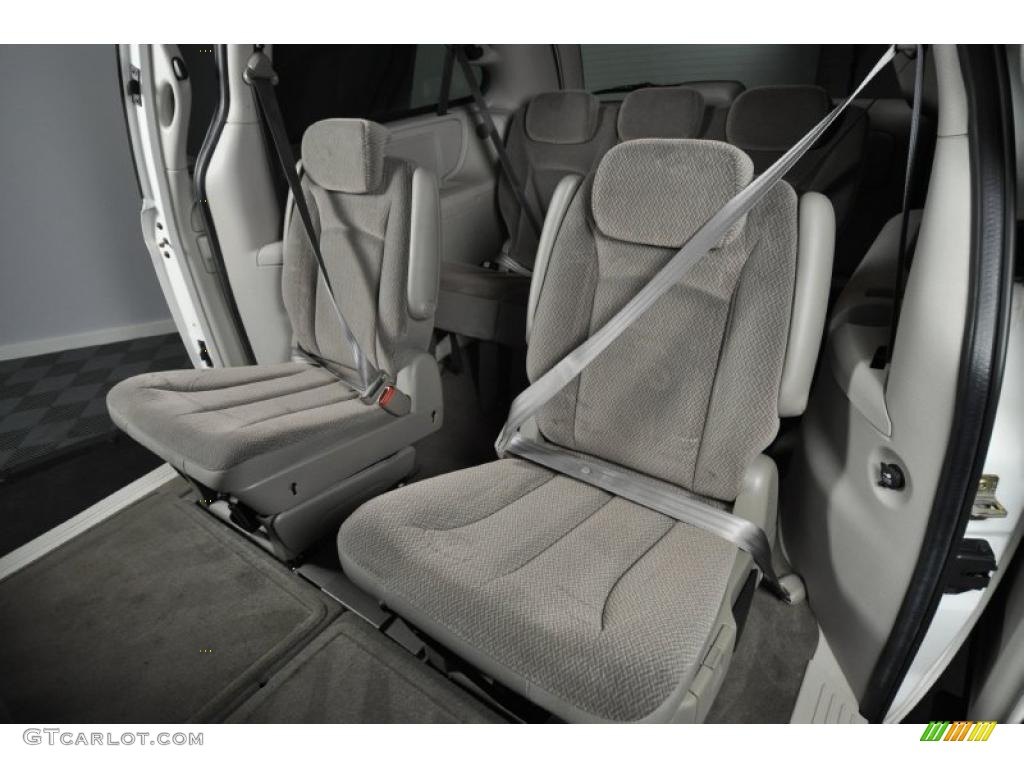 Medium Slate Gray Interior 2005 Chrysler Town & Country LX Photo #44618047
