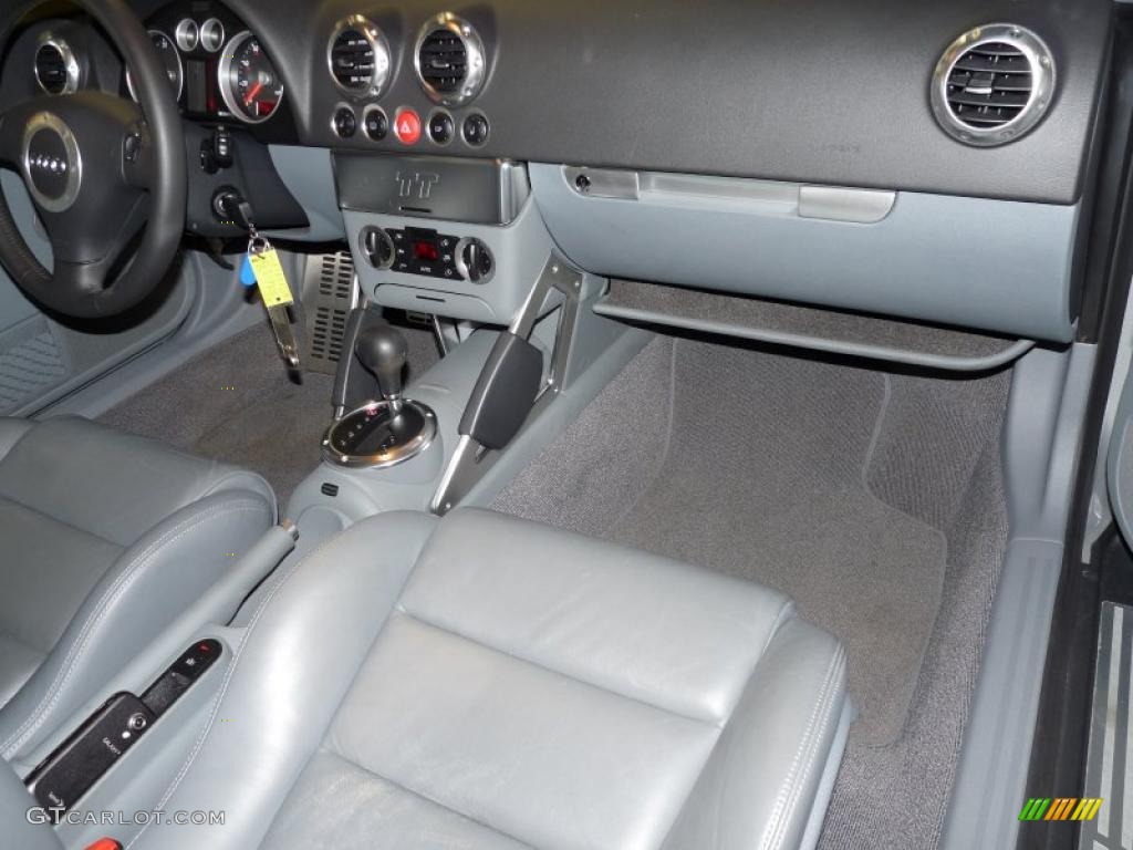 2006 Audi TT 1.8T Coupe Aviator Grey Dashboard Photo #44618183
