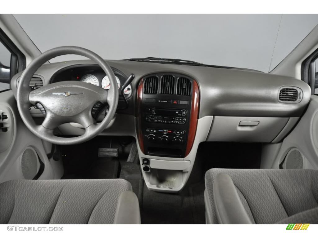 2005 Chrysler Town & Country LX Medium Slate Gray Dashboard Photo #44618283