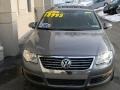 United Gray - Passat Komfort Sedan Photo No. 8