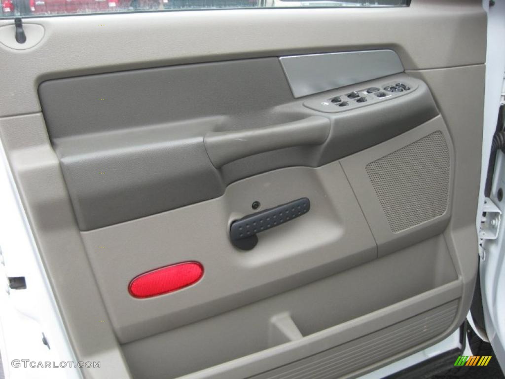 2008 Dodge Ram 3500 SLT Quad Cab 4x4 Chassis Khaki Door Panel Photo #44626251