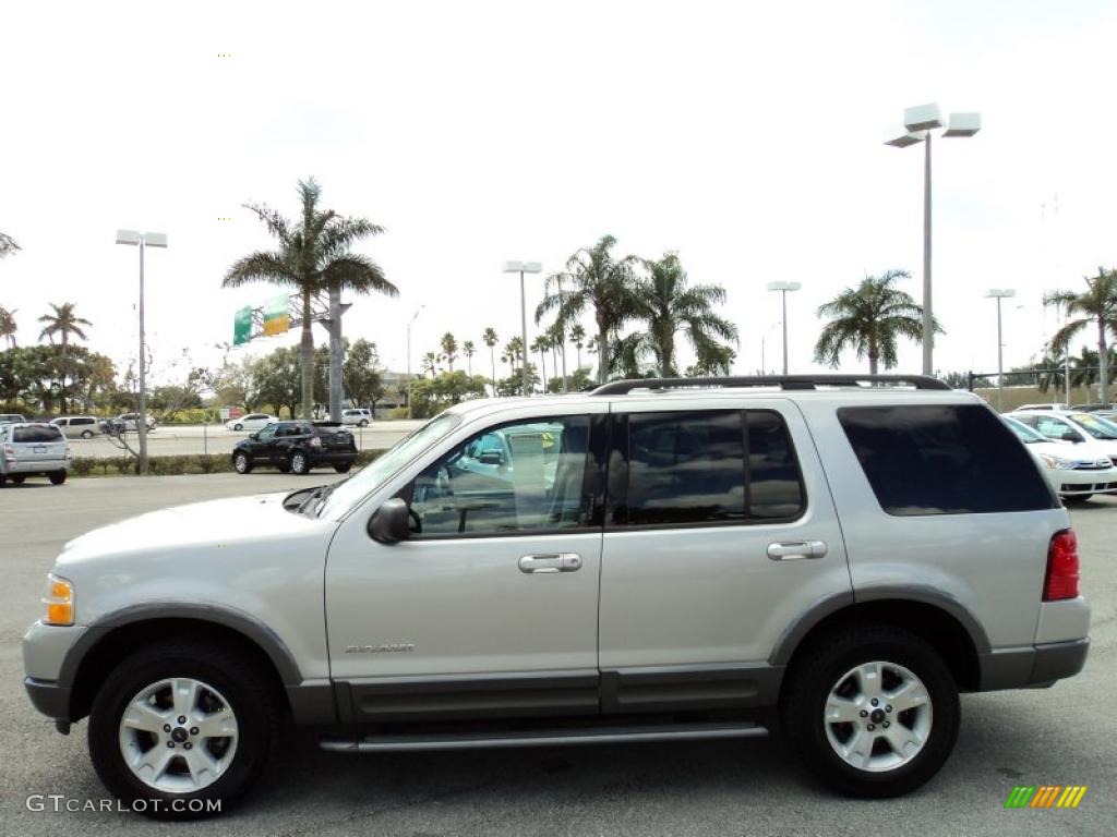 2004 Explorer XLT - Silver Birch Metallic / Graphite photo #10