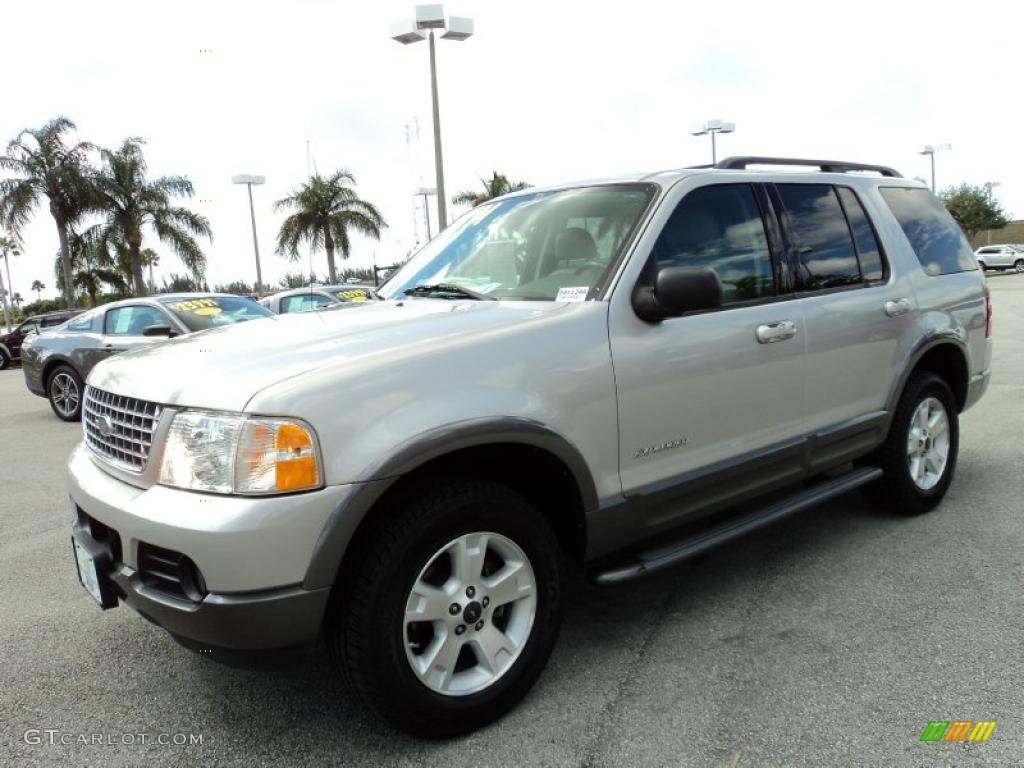 2004 Explorer XLT - Silver Birch Metallic / Graphite photo #14