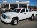 Bright White - Dakota SLT Club Cab Photo No. 1