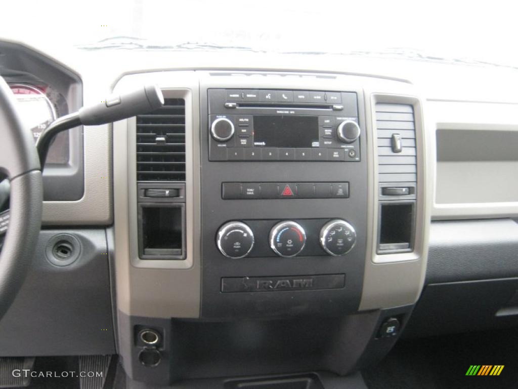 2011 Dodge Ram 2500 HD ST Crew Cab 4x4 Controls Photo #44633898