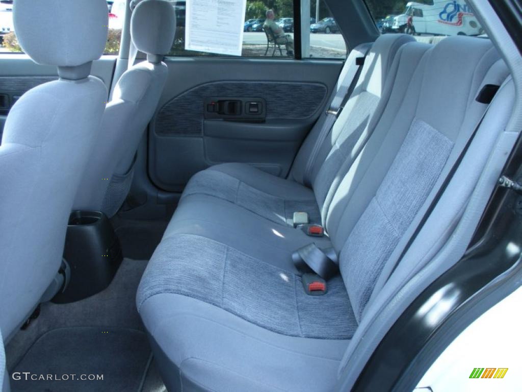 1995 S Series SL2 Sedan - White / Gray photo #13