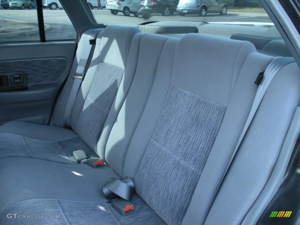 1995 S Series SL2 Sedan - White / Gray photo #14