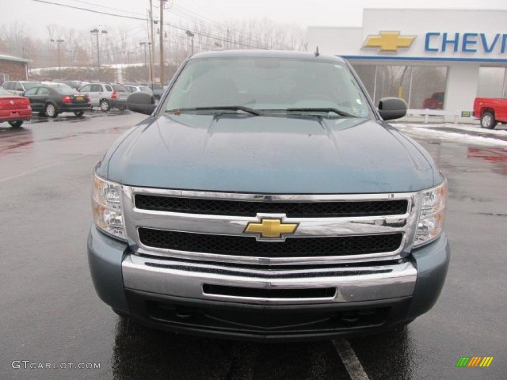 2010 Silverado 1500 LS Crew Cab 4x4 - Blue Granite Metallic / Dark Titanium photo #4