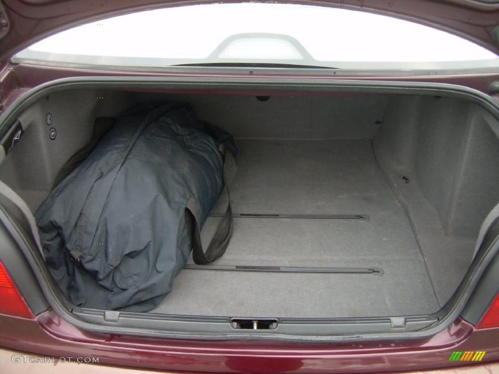 1997 BMW 5 Series 528i Sedan Trunk Photo #44639058