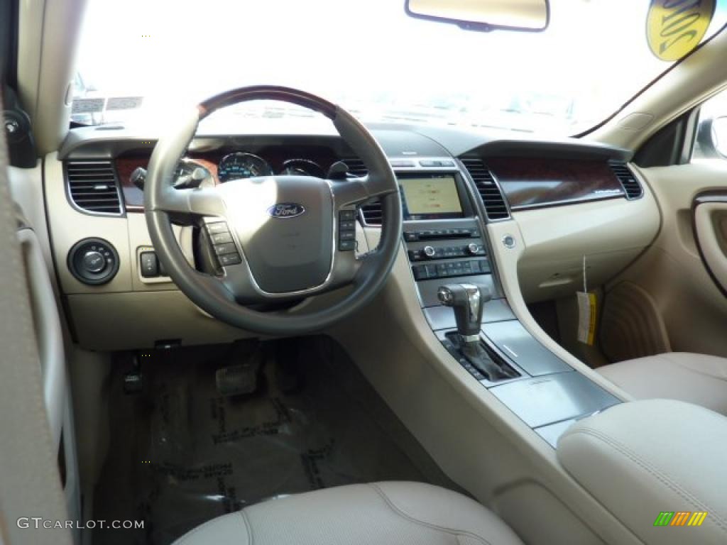 Light Stone Interior 2010 Ford Taurus Limited AWD Photo #44640214