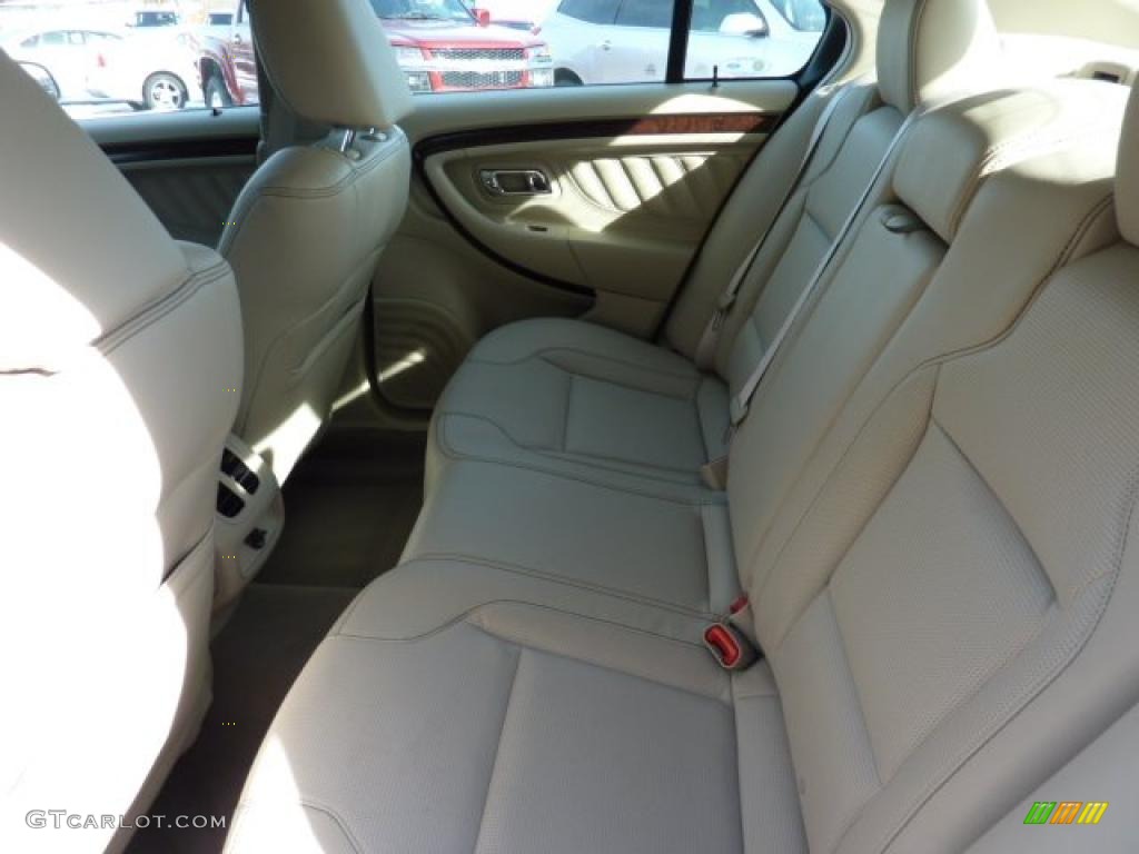 Light Stone Interior 2010 Ford Taurus Limited AWD Photo #44640230