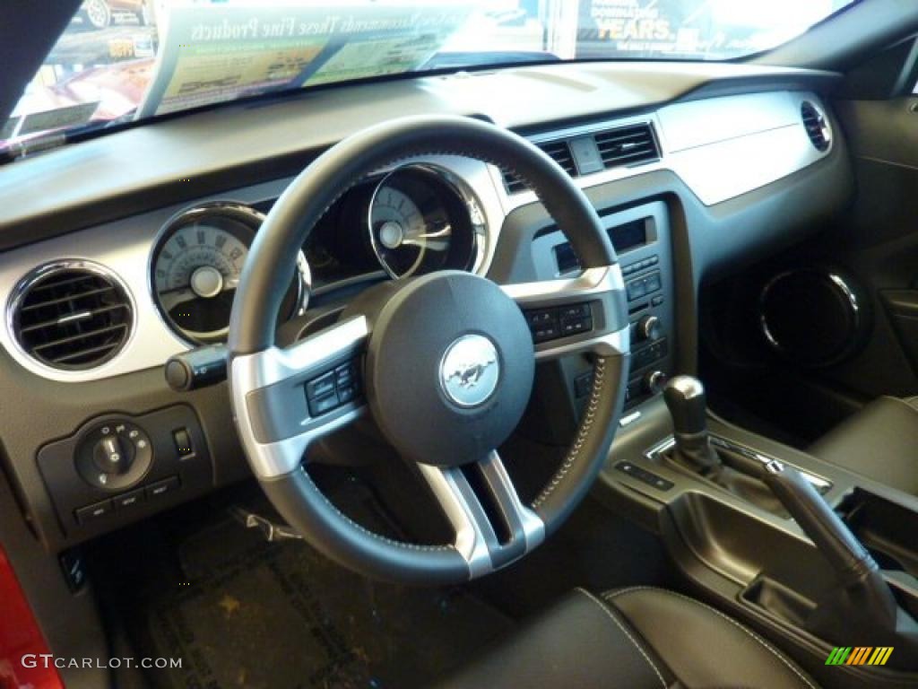 2010 Ford Mustang GT Premium Coupe Charcoal Black Dashboard Photo #44640530