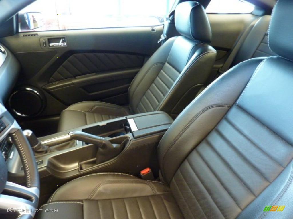 Charcoal Black Interior 2010 Ford Mustang GT Premium Coupe Photo #44640586