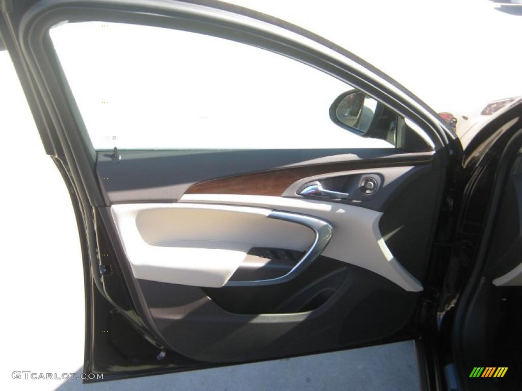 2011 Buick Regal CXL Cashmere Door Panel Photo #44642534