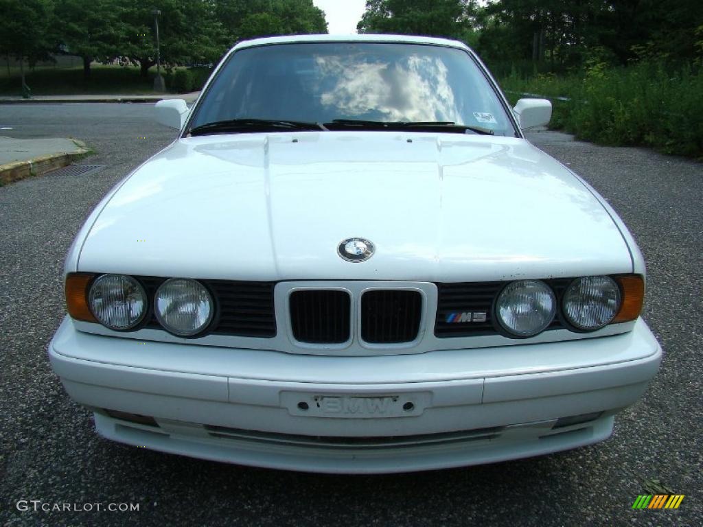 1991 M5 Sedan - Alpine White / Black photo #1