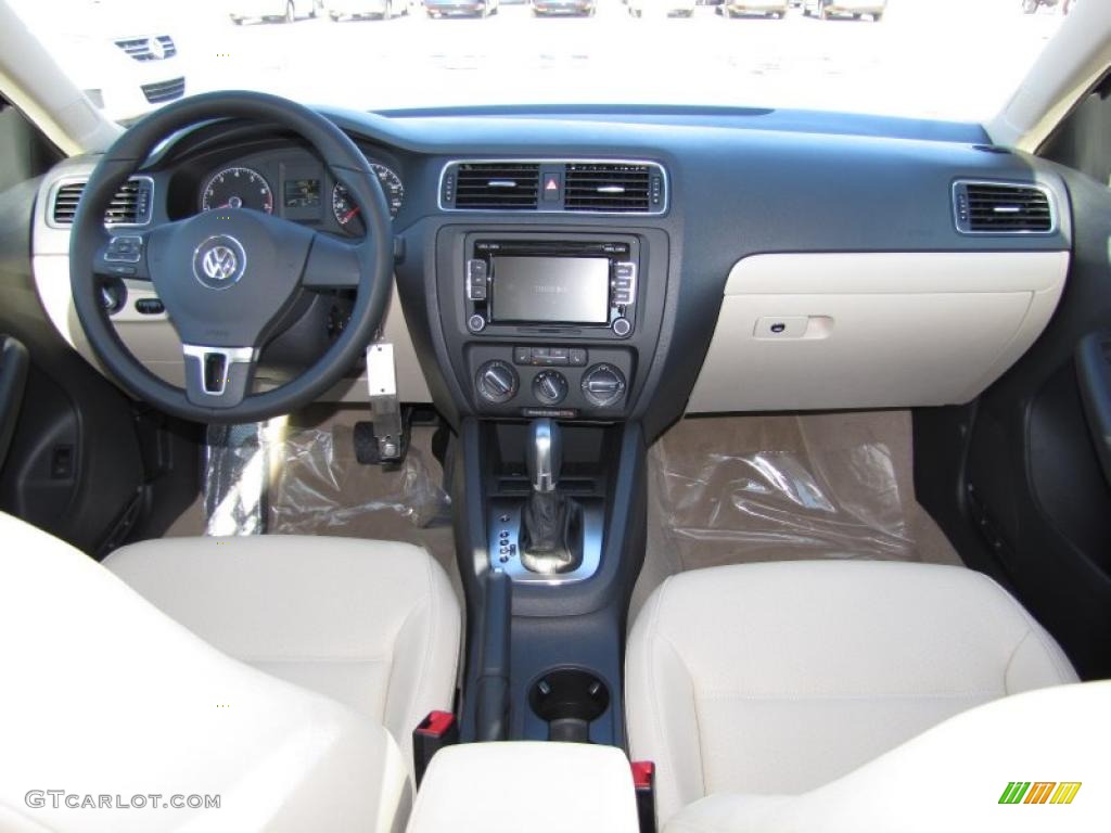 2011 Jetta SE Sedan - Tempest Blue Metallic / Cornsilk Beige photo #5