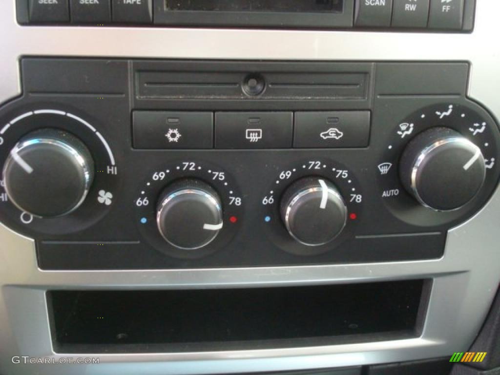2006 Dodge Charger SRT-8 Controls Photo #44655927
