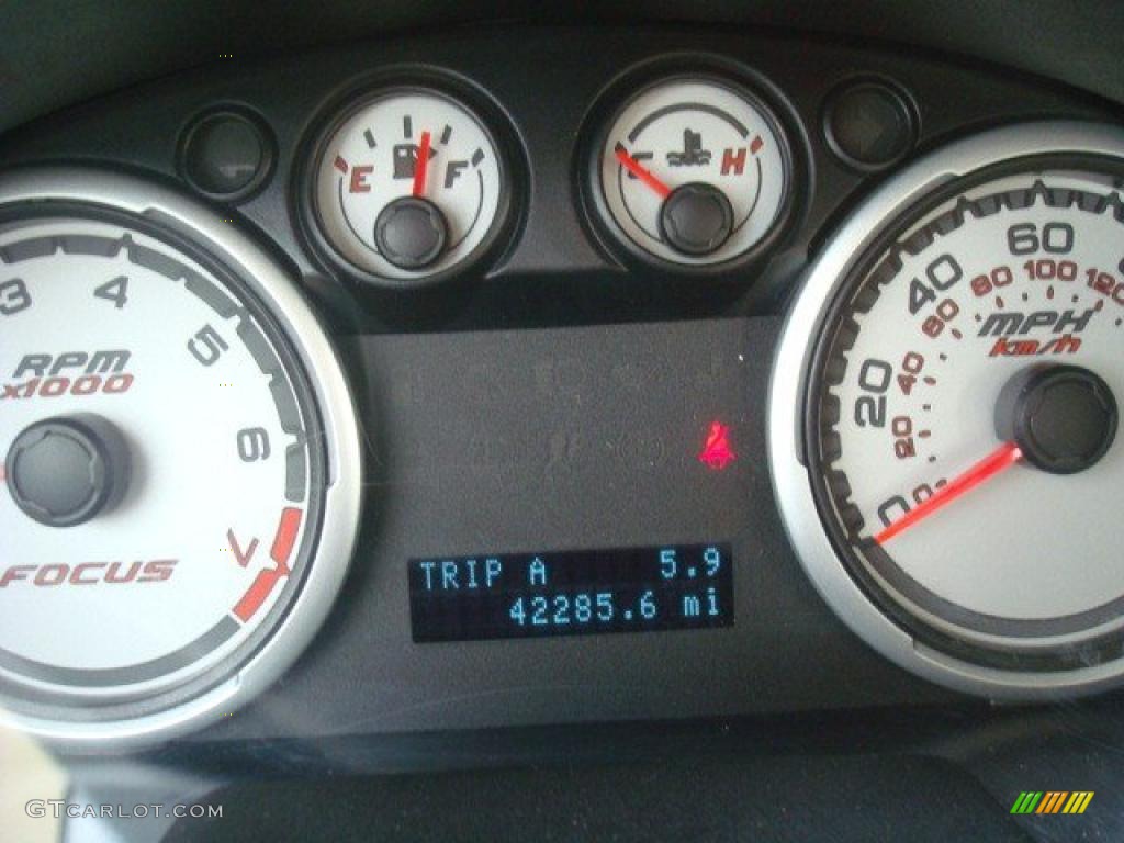 2009 Ford Focus SE Sedan Gauges Photo #44660472