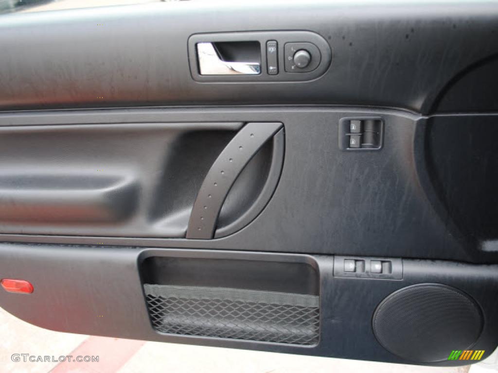 2009 Volkswagen New Beetle 2.5 Coupe Black Door Panel Photo #44661839
