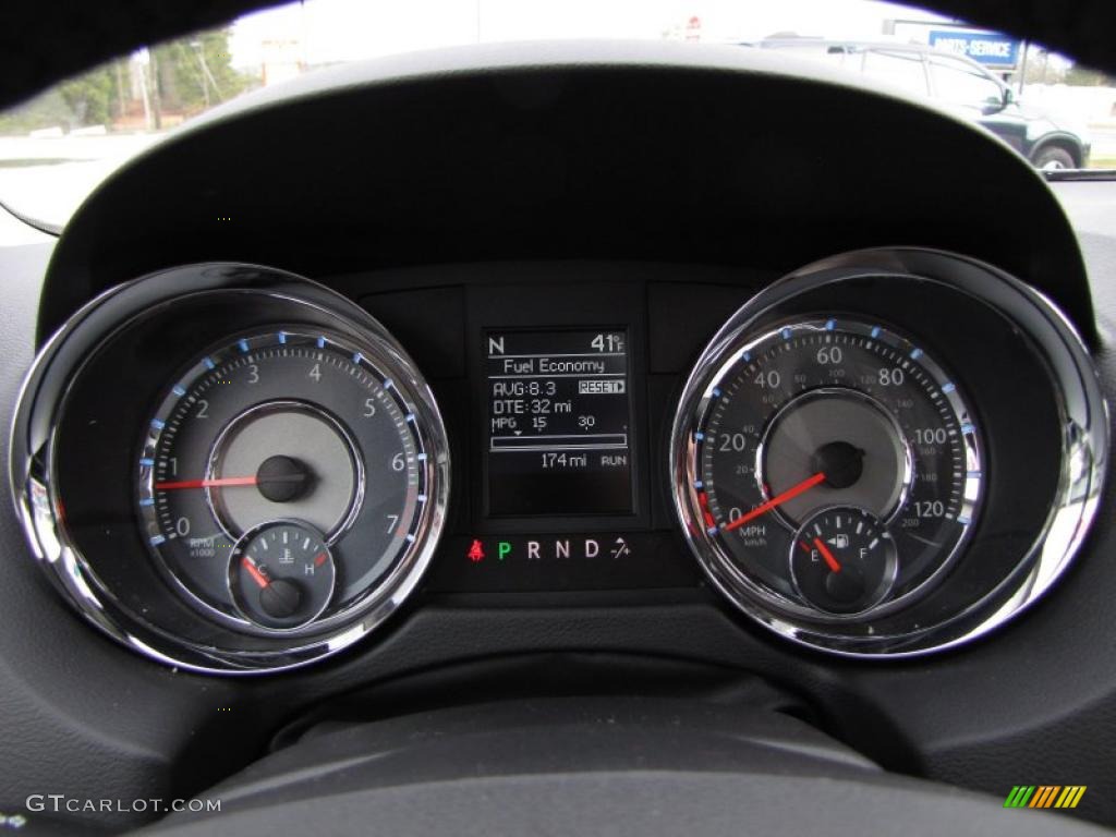 2011 Chrysler Town & Country Limited Gauges Photo #44663539