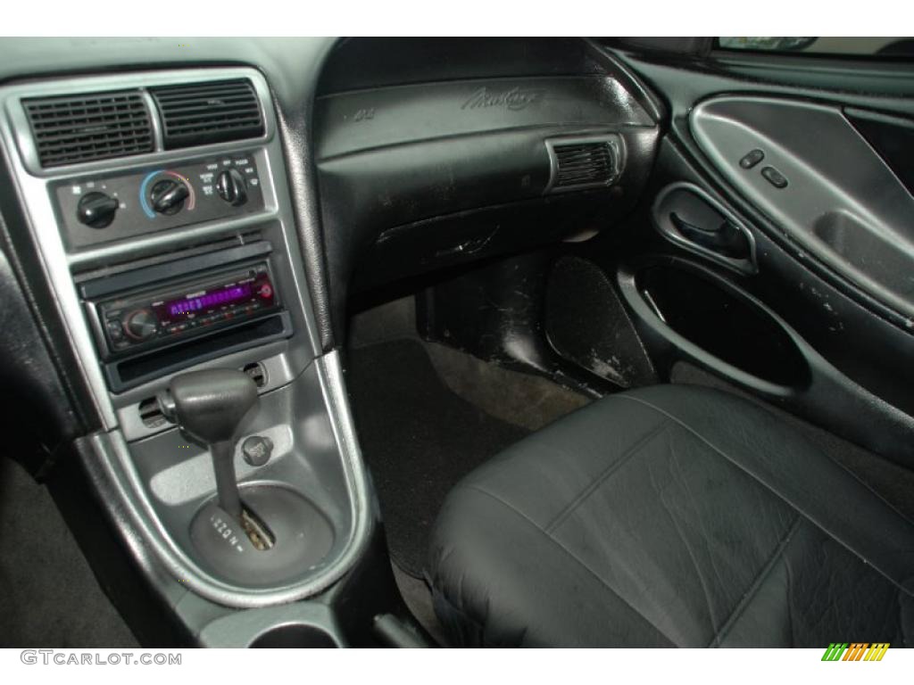 2000 Mustang V6 Coupe - Amazon Green Metallic / Dark Charcoal photo #14